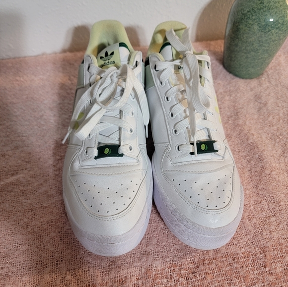 Adidas Green Shoes - Picture 2 of 8